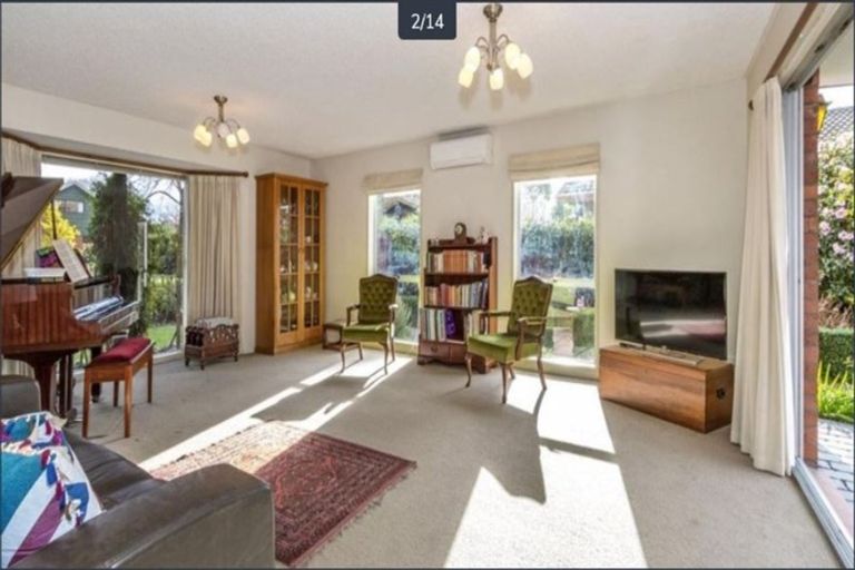 Photo of property in 10 Godfrey Place, Ilam, Christchurch, 8041