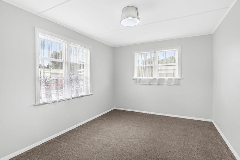 Photo of property in 17 Ngarimu Street, Roslyn, Palmerston North, 4414