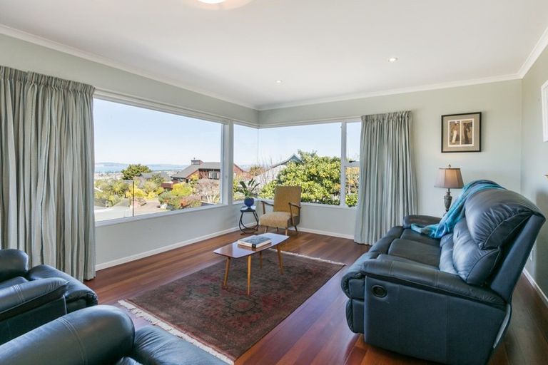 Photo of property in 12 Ormond Road, Hospital Hill, Napier, 4110