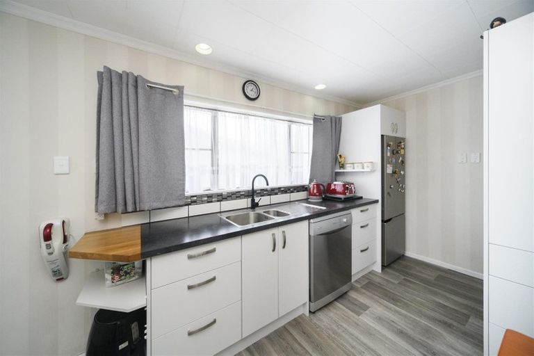 Photo of property in 7 Dunallen Avenue, Marton, 4710