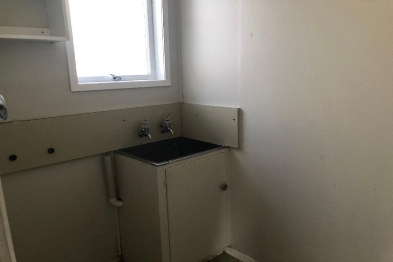 Photo of property in 28 Invergarry Road, Hilltop, Taupo, 3330