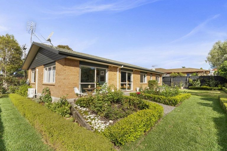 Photo of property in 47 Crawford Avenue, Mangere Bridge, Auckland, 2022