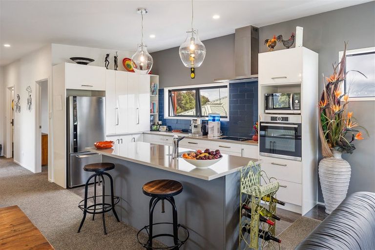 Photo of property in 33 Hihitahi Rise, Paihia, 0200