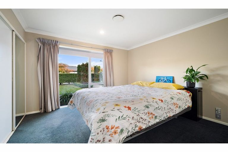 Photo of property in 12 Springwater Avenue, Northwood, Christchurch, 8051