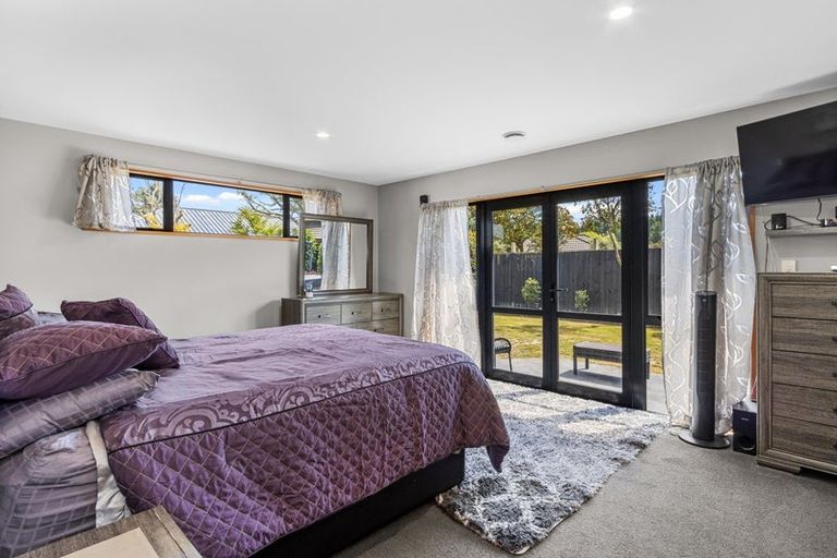 Photo of property in 142 Inwoods Close, Parklands, Christchurch, 8083