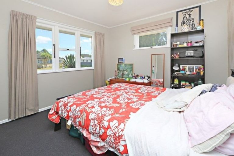 Photo of property in 8 Kerry Place, Papakura, 2110