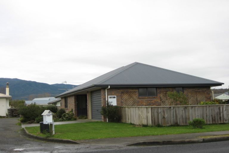 Photo of property in 195 Commercial Street, Takaka, 7110