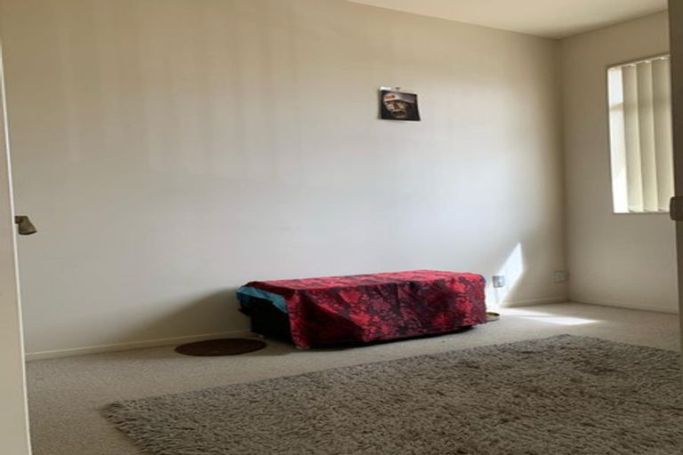 Photo of property in 3 Stroud Place, Henderson, Auckland, 0612