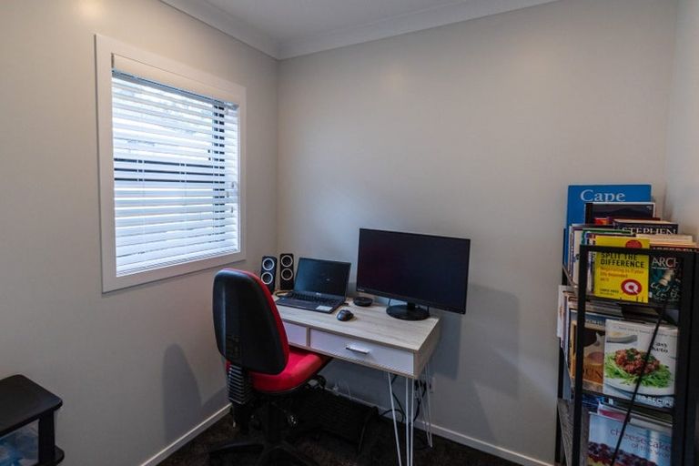 Photo of property in 49 Mercury Way, Whitby, Porirua, 5024