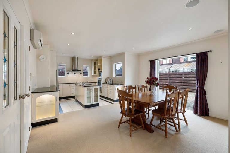 Photo of property in 133 Fendalton Road, Fendalton, Christchurch, 8052