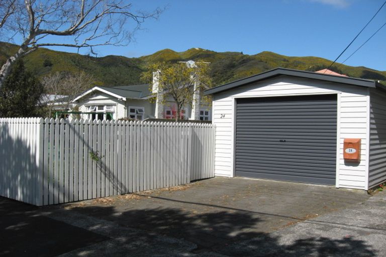 Photo of property in 24 Saint Ronans Avenue, Waterloo, Lower Hutt, 5011