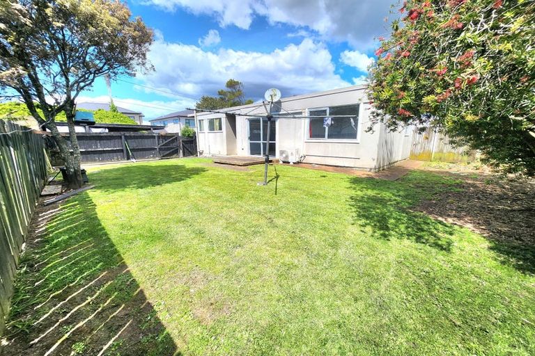 Photo of property in 25 Brentford Place, Manurewa, Auckland, 2102