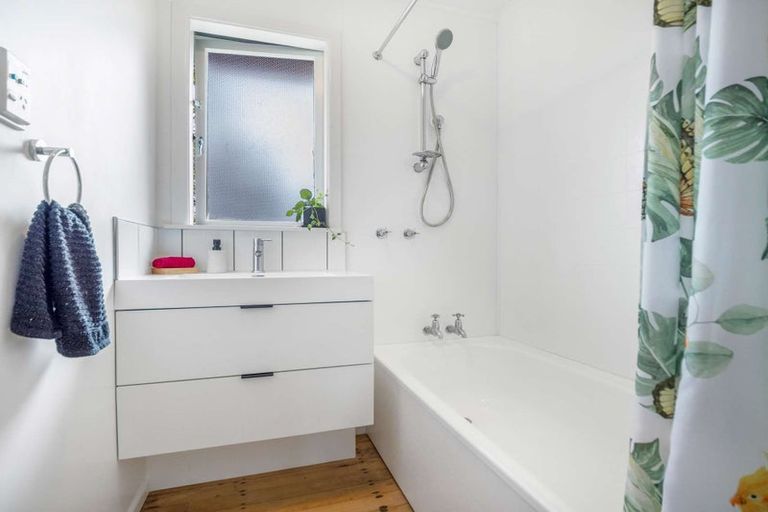 Photo of property in 64 Garden Heights Avenue, Glenview, Hamilton, 3206