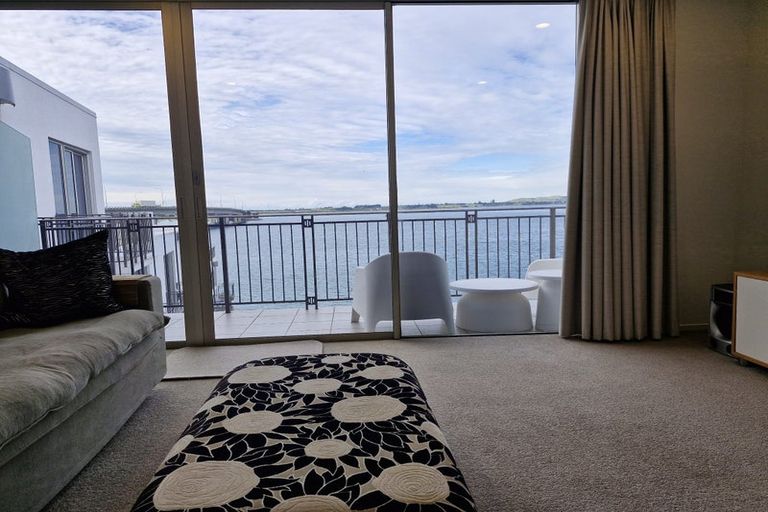 Photo of property in 2/51 Dive Crescent, Tauranga, 3110