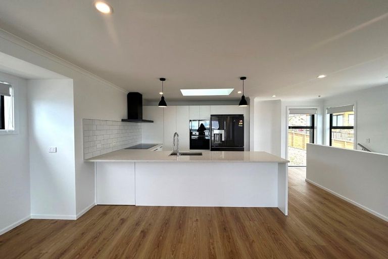 Photo of property in 96 Kotare Street, Waikanae, 5036