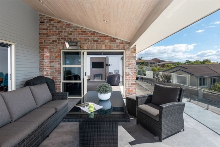 Photo of property in 7 Paisley Street, Mellons Bay, Auckland, 2014