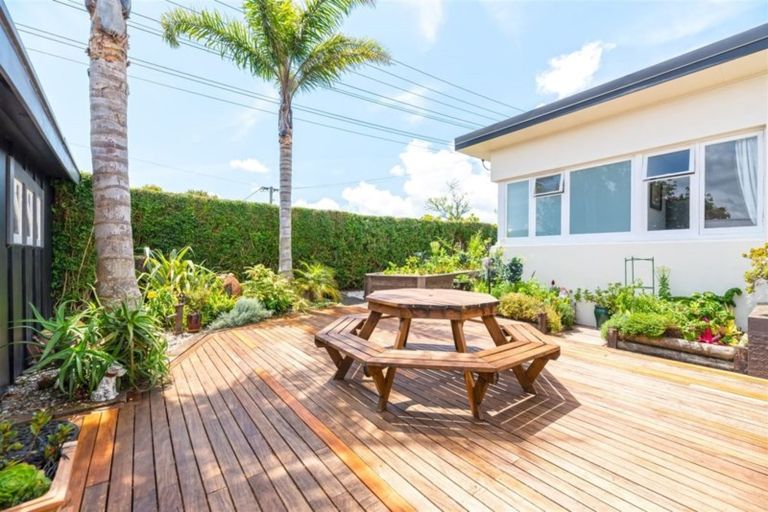 Photo of property in 150 Glengarry Road, Glen Eden, Auckland, 0602