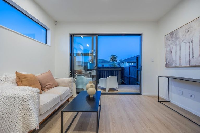 Photo of property in 2/1 Cape Road, Mangere, Auckland, 2022