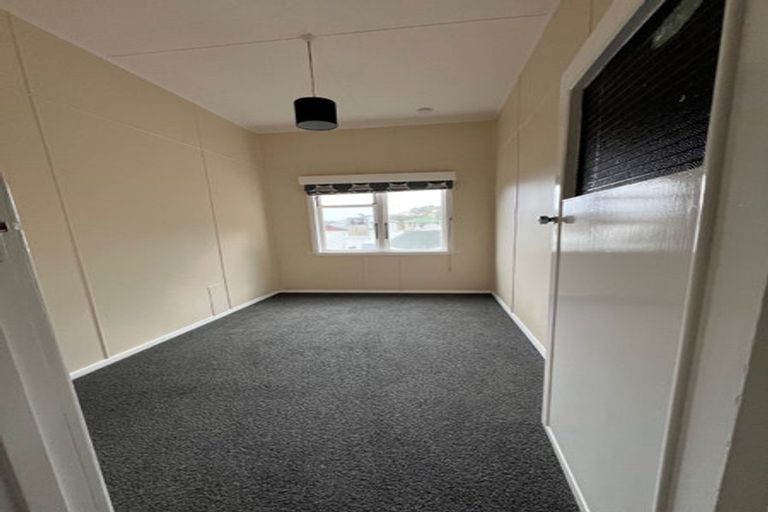 Photo of property in 17 Scarborough Terrace, Mount Victoria, Wellington, 6011