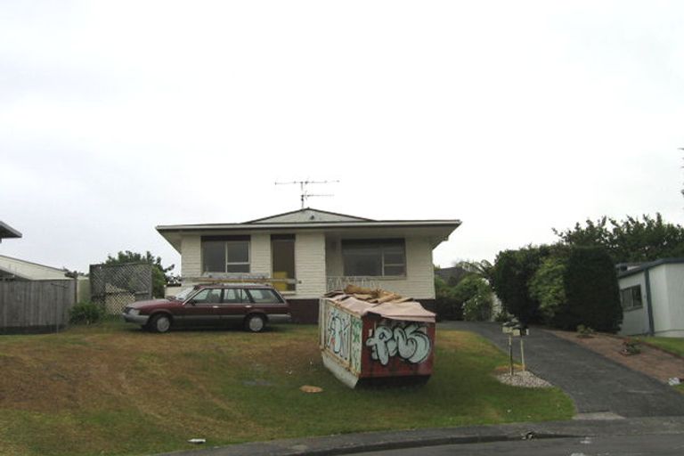 Photo of property in 2/4 Nea Place, Hillcrest, Auckland, 0627