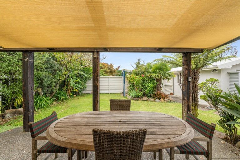 Photo of property in 104 Beverley Terrace, Whangamata, 3620