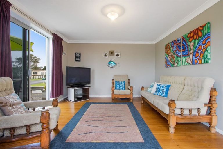 Photo of property in 16 Tatai Road, Bowentown, Waihi Beach, 3177