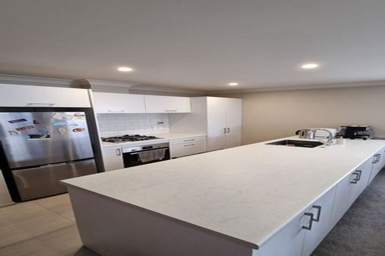 Photo of property in 25 Brindle Way, Newlands, Wellington, 6037