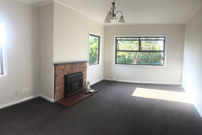 Photo of property in 13 Westwell Road, Belmont, Auckland, 0622