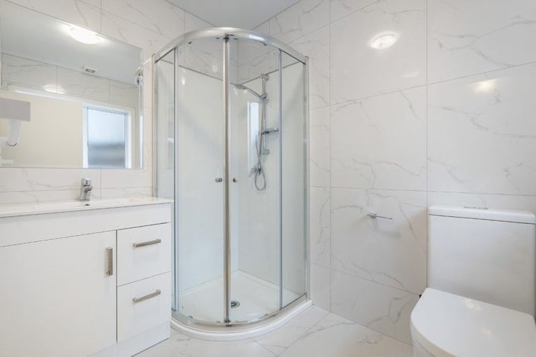 Photo of property in 2/5 Stanley Avenue, Milford, Auckland, 0620