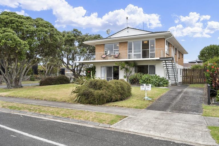 Photo of property in 91a Kiwi Esplanade, Mangere Bridge, Auckland, 2022
