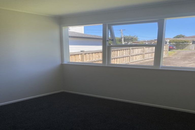 Photo of property in 15 Stamford Park Road, Mount Roskill, Auckland, 1041