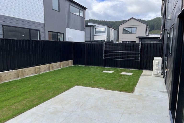 Photo of property in 1 Cynisca Crescent, Wallaceville, Upper Hutt, 5018