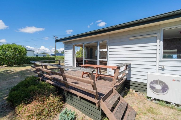 Photo of property in 25 Mckerrow Street, Te Anau, 9600