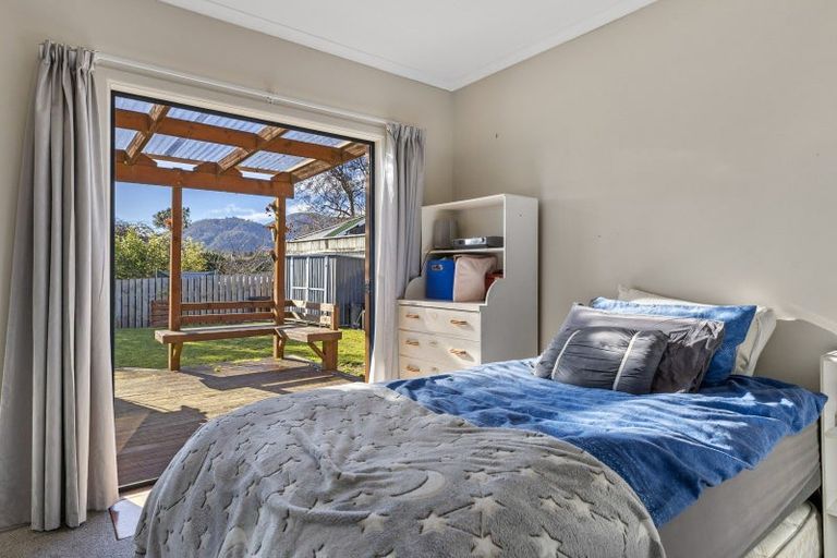 Photo of property in 90 Tamatea Road, Taupo, 3330