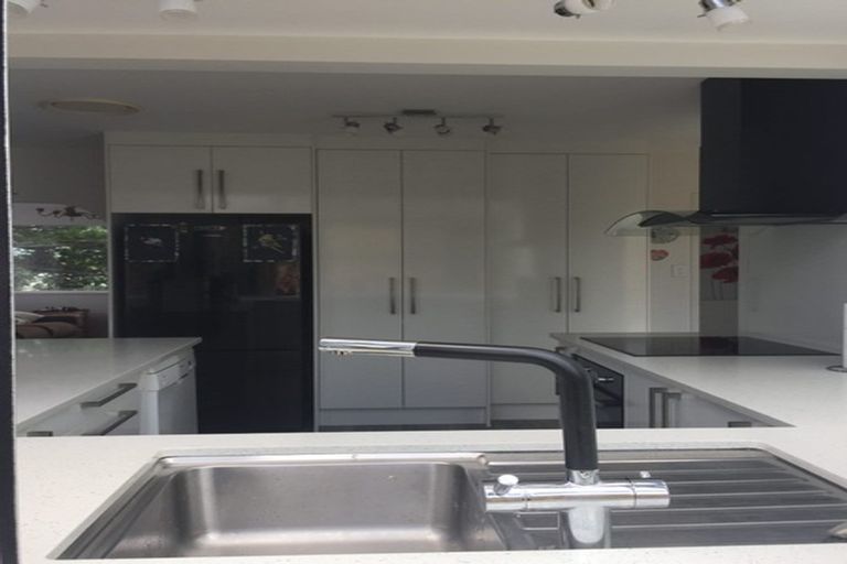 Photo of property in 57 Fairmount Road, Titirangi, Auckland, 0604