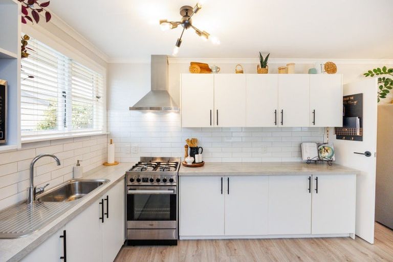 Photo of property in 6 Stafford Place, Awapuni, Palmerston North, 4412