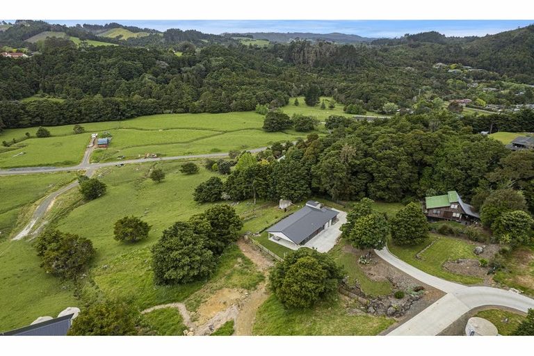 Photo of property in 4 Watercourse Way, Tikipunga, Whangarei, 0112