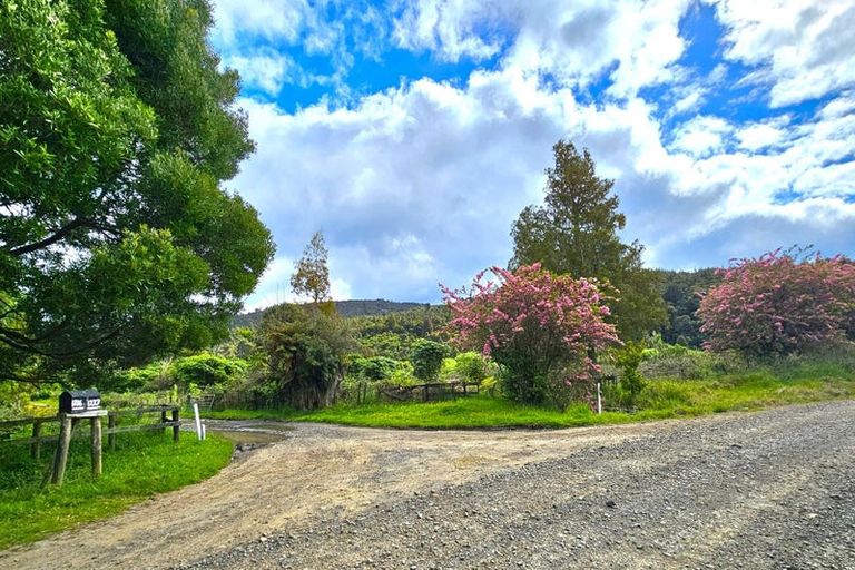 Photo of property in 1216 Wekaweka Road, Waimamaku, Kaikohe, 0473