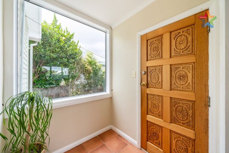 Photo of property in 8 Golf Road, Manor Park, Lower Hutt, 5019