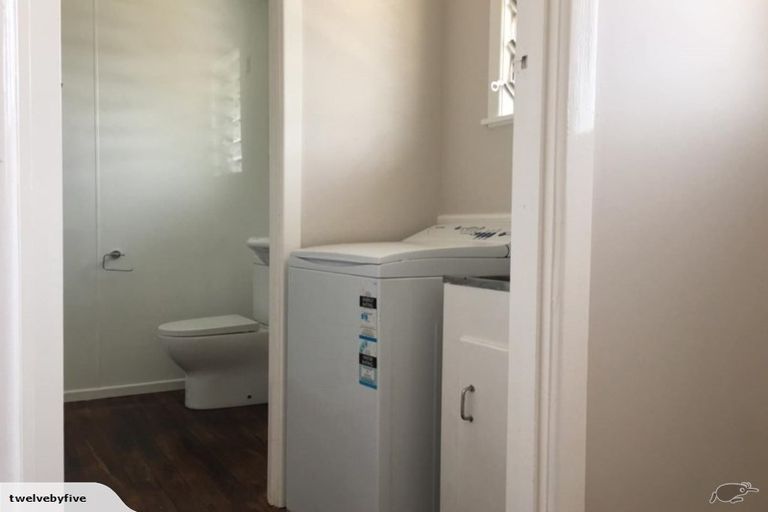 Photo of property in 2/49 Miro Street, New Lynn, Auckland, 0600