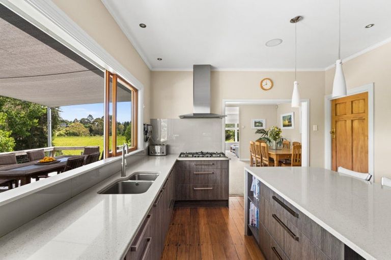 Photo of property in 137 Tauroa Road, Havelock North, 4130