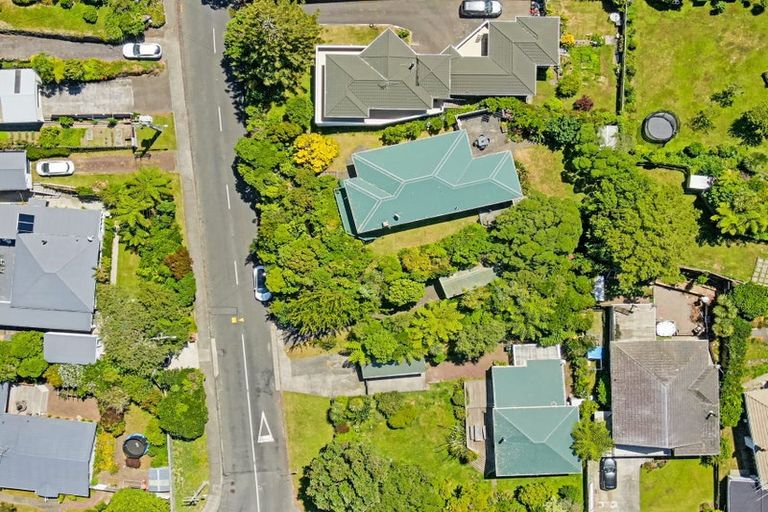 Photo of property in 4 Pekanga Road, Normandale, Lower Hutt, 5010