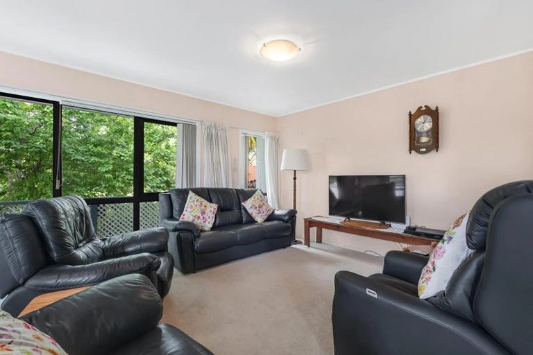 Photo of property in 58b Mirrabooka Avenue, Botany Downs, Auckland, 2010