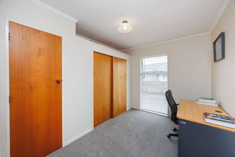 Photo of property in 22 Palliser Place, Milson, Palmerston North, 4414