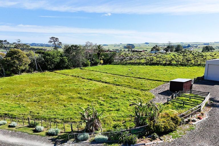 Photo of property in 242 Baylys Coast Road, Dargaville, 0377