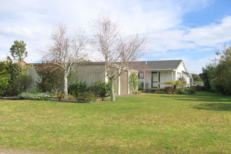 Photo of property in 215 Sylvia Road, Whangamata, 3620