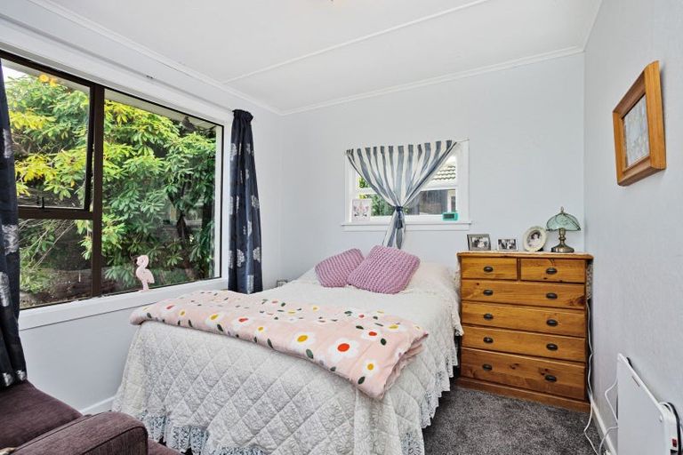 Photo of property in 64 Nichol Street, Heidelberg, Invercargill, 9812