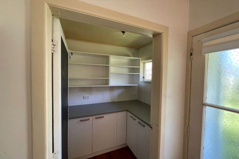 Photo of property in 26 Glen Marine Parade, Glendene, Auckland, 0602