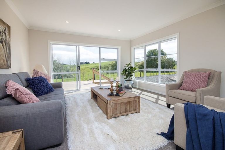 Photo of property in 38 Native Road, Pukekawa, Tuakau, 2696