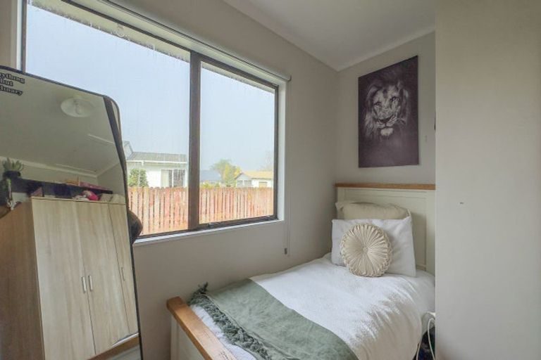 Photo of property in 12 Darlington Street, Ngatea, 3503